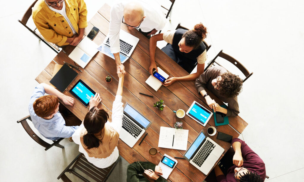 lavoro in team in ufficio