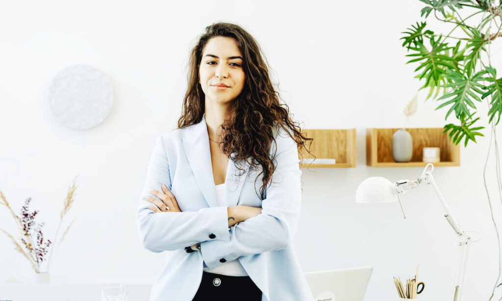 donna con caratteristiche di un leader efficace